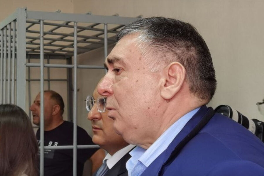 Кадр Шахин Шыхлински на судебном заседании в Екатеринбурге по делу об убийстве и покушении на убийство. Фото: Caliber / Telegram-канал Кадр Шахин Шыхлински на судебном заседании в Екатеринбурге по делу об убийстве и покушении на убийство. Фото: Caliber / Telegram-канал