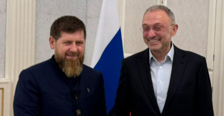 Рамзан Кадыров (слева) и Сулейман Керимов. Скриншот фото из Telegram-канала Кадырова от 18.02.26, https://t.me/RKadyrov_95/6369.