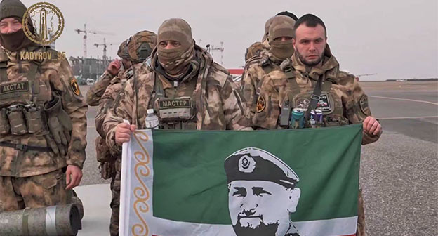 Группа бойцов перед вылетом из аэропорта Грозного в зону СВО. 19 февраля 2026 г. Скриншот видео https://t.me/RKadyrov_95/6370 Группа бойцов перед вылетом из аэропорта Грозного в зону СВО. 19 февраля 2026 г. Скриншот видео https://t.me/RKadyrov_95/6370