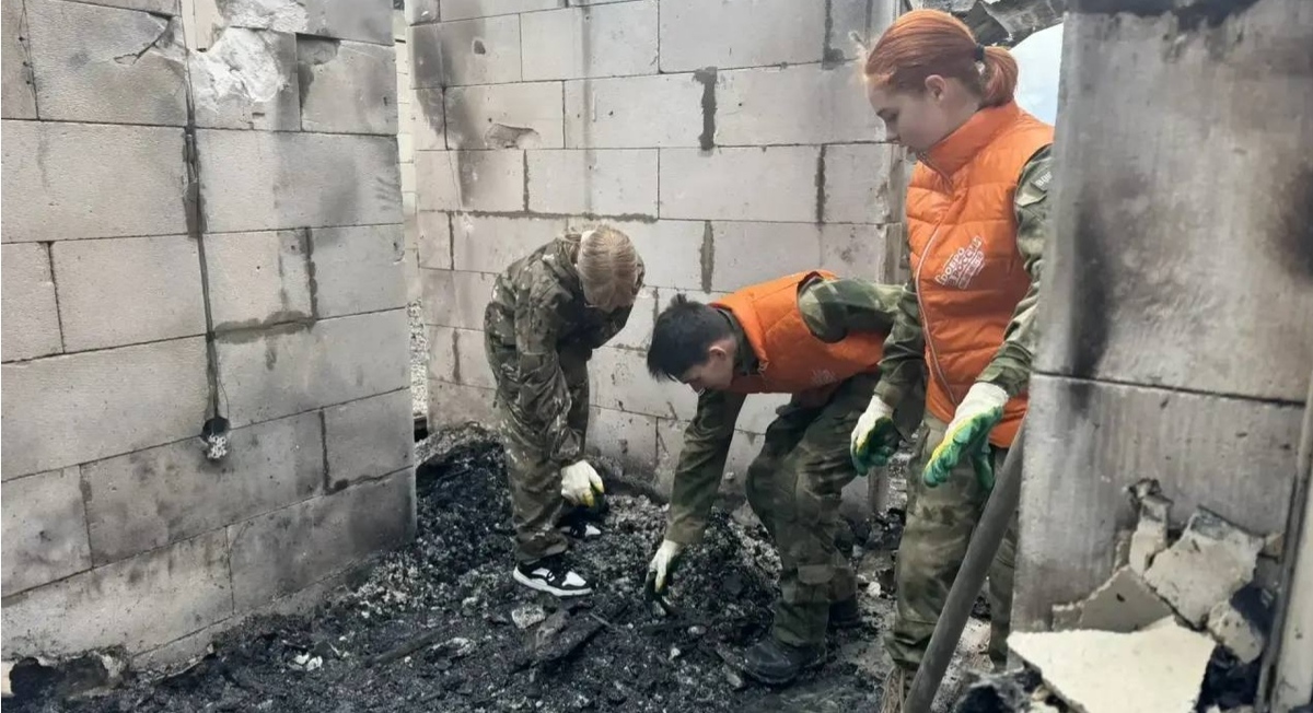 Дом, поврежденный в результате атаки дрона. Фото из телеграм-канала главы Новороссийска https://t.me/kravchenko_glava_nvrsk/14665 Дом, поврежденный в результате атаки дрона. Фото из телеграм-канала главы Новороссийска https://t.me/kravchenko_glava_nvrsk/14665
