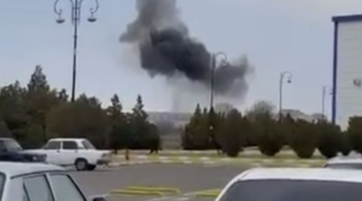 Атака беспилотников на Нахичевань. Стоп-кадр видео "Кавказского узла".https://www.youtube.com/short/1RYIAHwpFgc Атака беспилотников на Нахичевань. Стоп-кадр видео "Кавказского узла".https://www.youtube.com/short/1RYIAHwpFgc