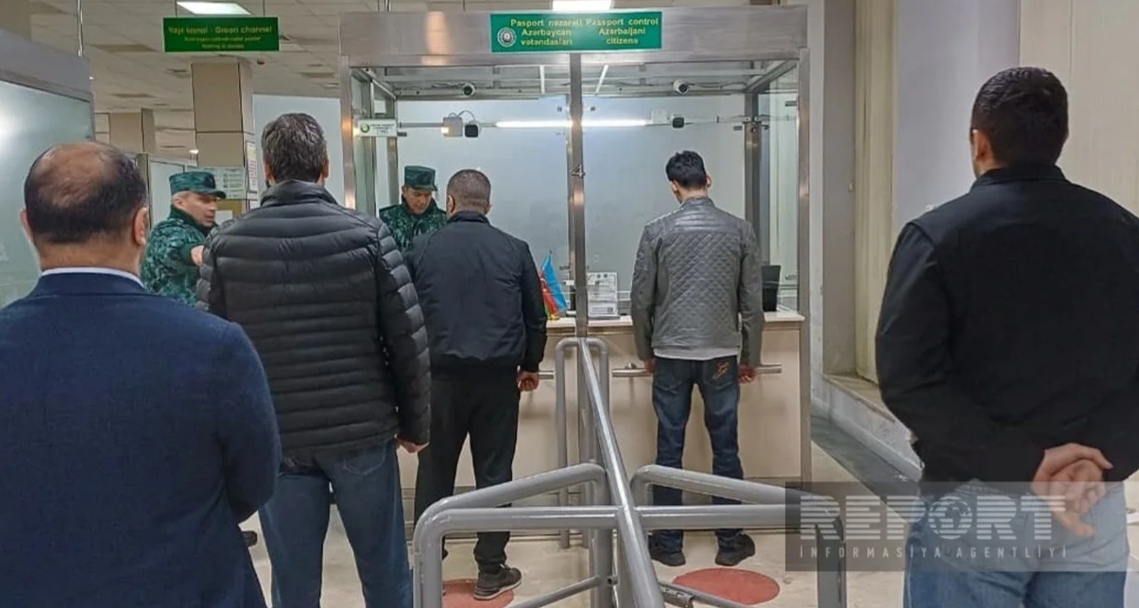 Сотрудники посольства Азербайджана на пограничном пункте пропуска "Астара". Фото: Report https://report.az/ru/vneshnyaya-politika/sotrudniki-posolstva-azerbajdzhana-v-tegerane-evakuiruyutsya-iz-irana Сотрудники посольства Азербайджана на пограничном пункте пропуска "Астара". Фото: Report https://report.az/ru/vneshnyaya-politika/sotrudniki-posolstva-azerbajdzhana-v-tegerane-evakuiruyutsya-iz-irana