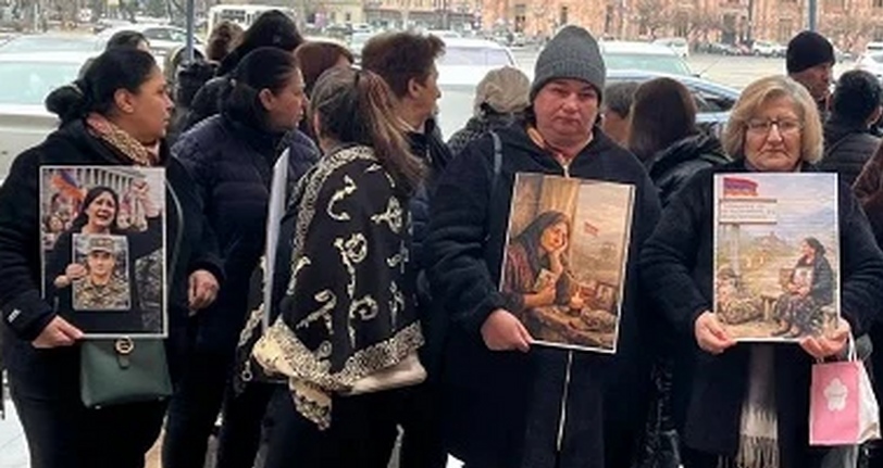 Участницы акции. Ереван, 8 марта 2026 года. Фото: News.am https://news.am/rus/news/934898.html Участницы акции. Ереван, 8 марта 2026 года. Фото: News.am https://news.am/rus/news/934898.html