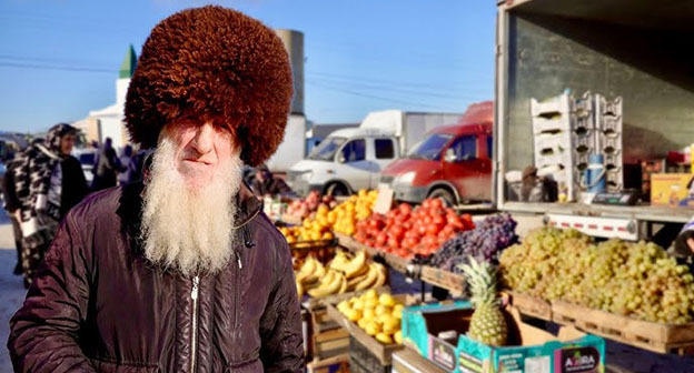 Рынок. Скриншот видео https://www.youtube.com/watch?v=MigjcEeHwpw Рынок. Скриншот видео https://www.youtube.com/watch?v=MigjcEeHwpw