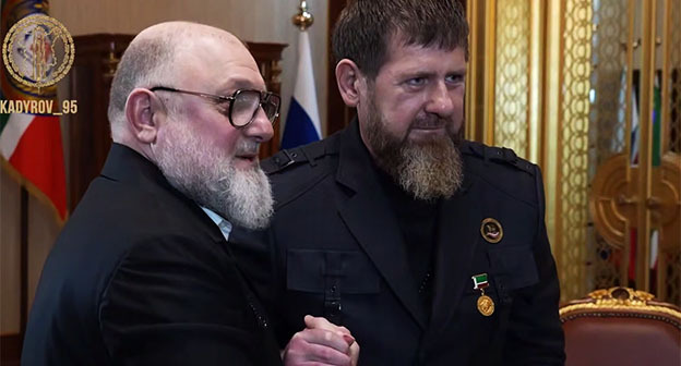Награждение Рамзана Кадырова медалью "За вклад в развитие науки Чеченской Республики". 6 апреля 2026 г. Скриншот видео https://t.me/RKadyrov_95/6481 Награждение Рамзана Кадырова медалью "За вклад в развитие науки Чеченской Республики". 6 апреля 2026 г. Скриншот видео https://t.me/RKadyrov_95/6481