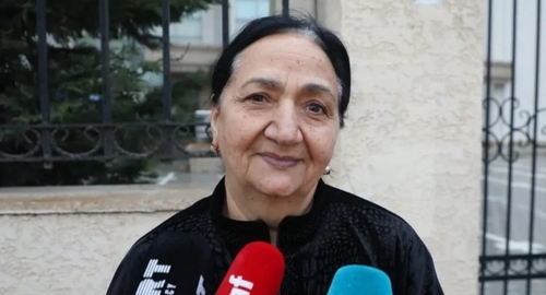 Бановша Иманова. Фото: Report https://report.az/ru/vnutrennyaya-politika/byvshaya-vynuzhdennaya-pereselenka-ostatok-zhizni-provedu-v-agdame Бановша Иманова. Фото: Report https://report.az/ru/vnutrennyaya-politika/byvshaya-vynuzhdennaya-pereselenka-ostatok-zhizni-provedu-v-agdame