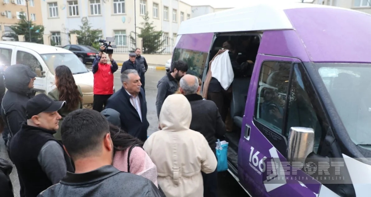 Переселенцы. 21 апреля 2026 года. Фото: Report https://report.az/ru/vnutrennyaya-politika/v-ramkah-velikogo-vozvrasheniya-eshe-92-semi-otpravilis-v-agdam Переселенцы. 21 апреля 2026 года. Фото: Report https://report.az/ru/vnutrennyaya-politika/v-ramkah-velikogo-vozvrasheniya-eshe-92-semi-otpravilis-v-agdam
