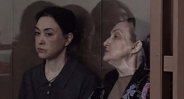 Елена Золотарева (справа) в зале суда. Фото: Краснодарский краевой суд Елена Золотарева (справа) в зале суда. Фото: Краснодарский краевой суд