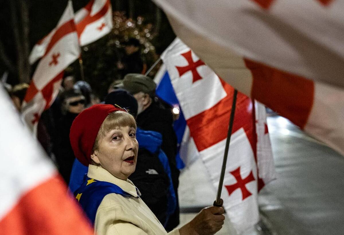 Участница акции на проспекте Руставели. Фото: Ketevan Khutsishvili / Netgazeti Участница акции на проспекте Руставели. Фото: Ketevan Khutsishvili / Netgazeti