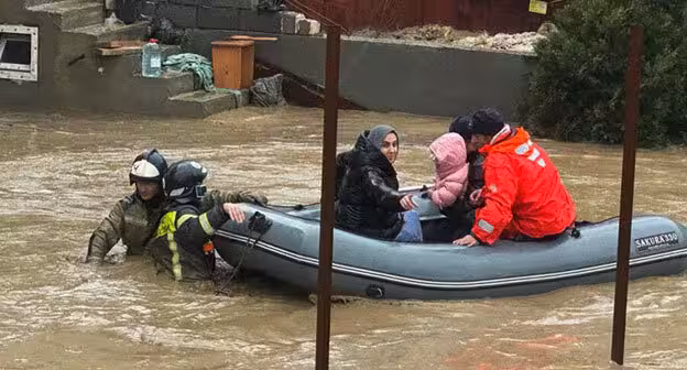 Наводнение в Махачкале. Фото: МЧС Наводнение в Махачкале. Фото: МЧС