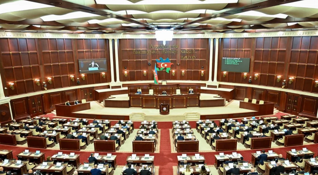 Парламент Азербайджана. Скриншот фото Report? https://report.az/ru/vneshnyaya-politika/azerbajdzhan-priostanavlivaet-sotrudnichestvo-s-evroparlamentom Парламент Азербайджана. Скриншот фото Report? https://report.az/ru/vneshnyaya-politika/azerbajdzhan-priostanavlivaet-sotrudnichestvo-s-evroparlamentom