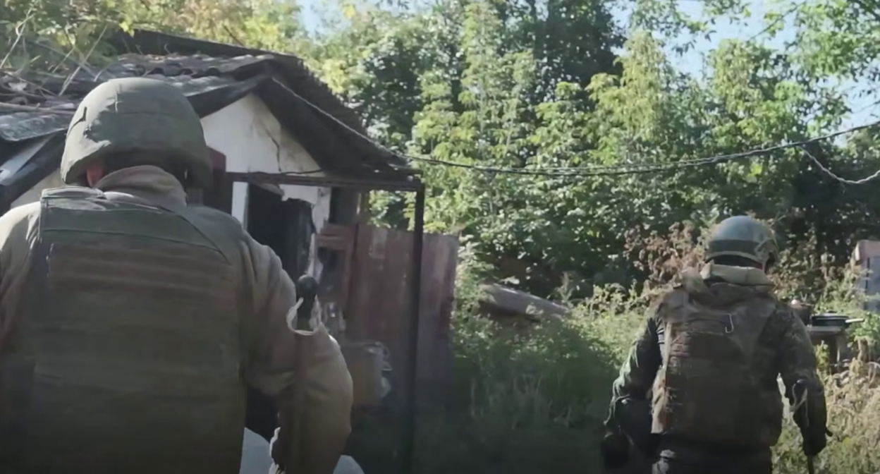 Российские бойцы. Стоп-кадр видео Минобороны России https://t.me/mod_russia/57396