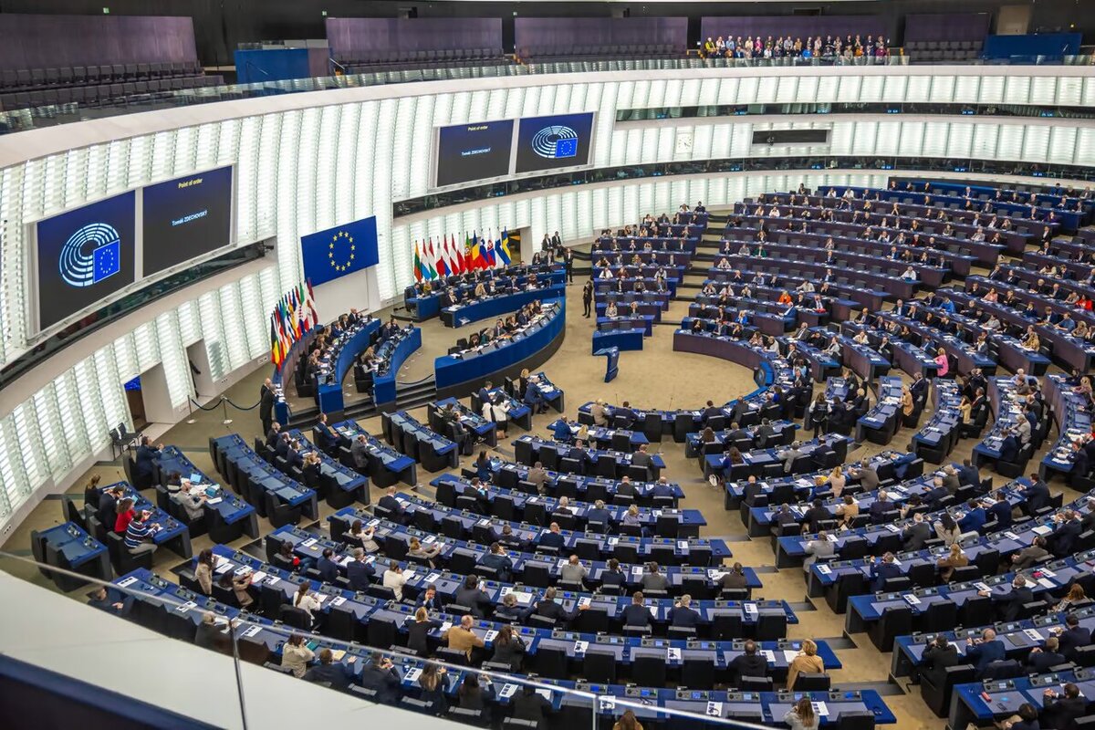 Стоп-кадр: "Европарламент отозвал аккредитацию у трех грузинских телеканалов. Фото: Publika.ge / https://publika.ge/ra-weria-saqartvelos-shesakheb-evroparlamentis-25-punqtian-rezoluciashi/ Стоп-кадр: "Европарламент отозвал аккредитацию у трех грузинских телеканалов. Фото: Publika.ge / https://publika.ge/ra-weria-saqartvelos-shesakheb-evroparlamentis-25-punqtian-rezoluciashi/