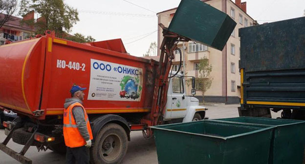 Вывоз мусора в Грозном. Фото: "Грозный-Информ" https://www.grozny-inform.ru/