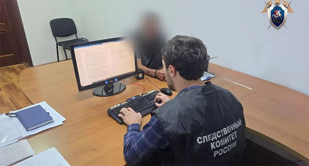 Задержанный во время допроса. Фото: СУ СК России по Республике Дагестан