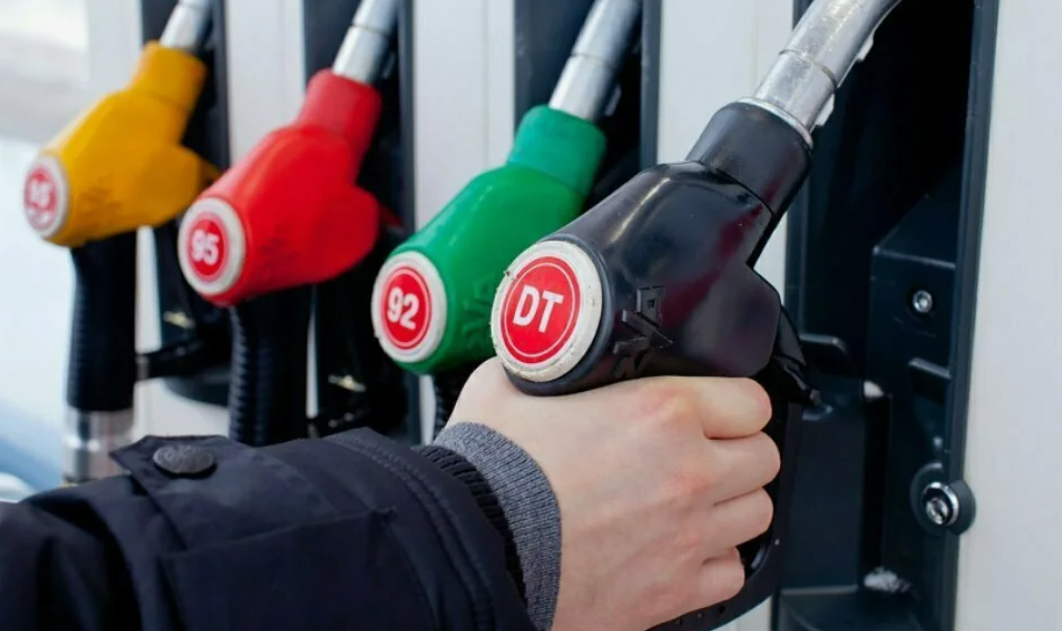 АЗС. Скриншот фото https://yandex.ru/maps/org/ast_grupp/49030055399/panorama/?ll=30.329783%2C59.878798&panorama%5Bdirection%5D=277.000000%2C10.000000&panorama%5Bfull%5D=true&panorama%5Bid%5D=1254669143_627063019_23_1650201011&panorama%5Bpoint%5D=30.330306%2C59.878056&panorama%5Bspan%5D=119.497330%2C60.000000&z=16