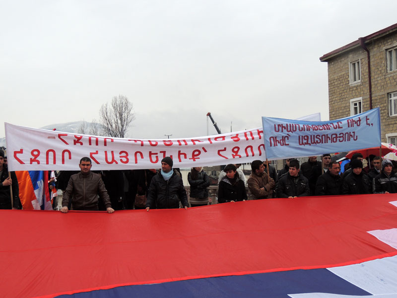 Участники митинга. Участники митинга.