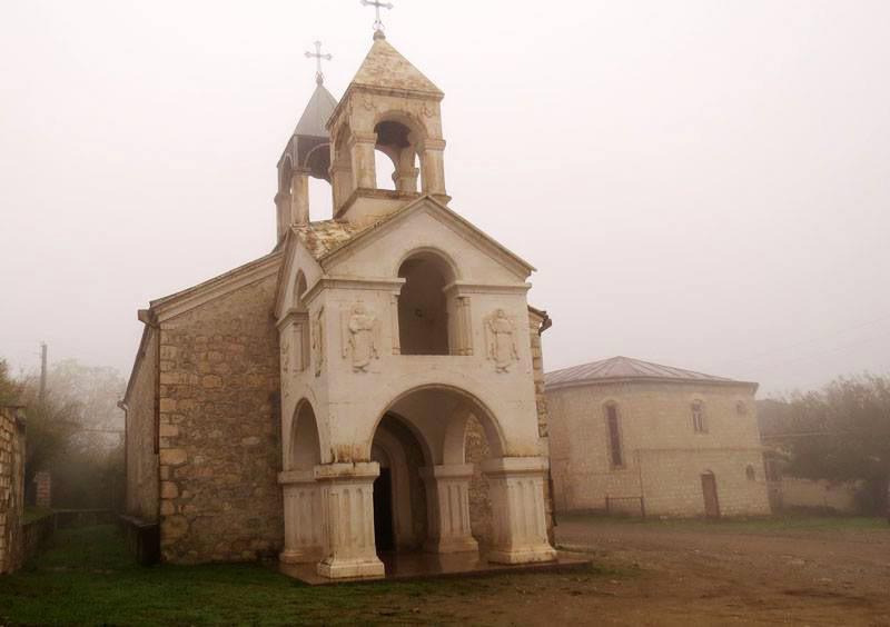Церковь в Мартакерте (19 в.). Церковь в Мартакерте (19 в.).