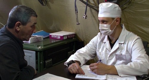Медик отряда специального назначения начал оказывать помощь местному населению в Степанакерте. Фото пресс-службы МО РA http://mil.ru/russian_peacekeeping_forces/media/photo/gallery.htm?id=85138@cmsPhotoGallery Медик отряда специального назначения начал оказывать помощь местному населению в Степанакерте. Фото пресс-службы МО РA http://mil.ru/russian_peacekeeping_forces/media/photo/gallery.htm?id=85138@cmsPhotoGallery